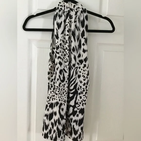 Shoulderless black and white top - Picture 3 of 5